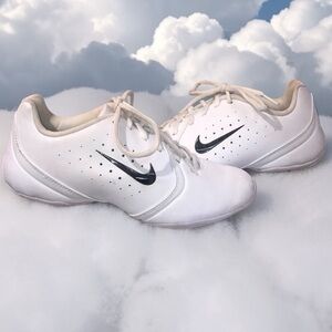 Nike sneakers  Size 9;💖